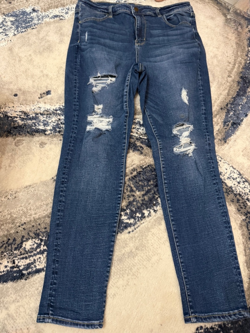 American Eagle Size 16 Super Stretch Distressed Skinny Jeans Medium Wash